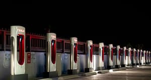Do roku 2030 až milion dobíjecích stanic. Německá vláda schválila plán na zvýšení elektromobility.