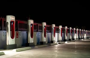 Do roku 2030 až milion dobíjecích stanic. Německá vláda schválila plán na zvýšení elektromobility.